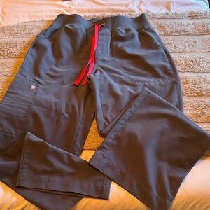 Figs, women’s Isabelle wide leg scrub pants  Grey